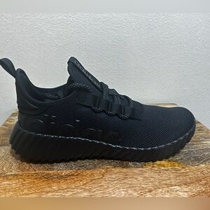 BNWB Adidas Kaptir 3.0 all Black Sneakers